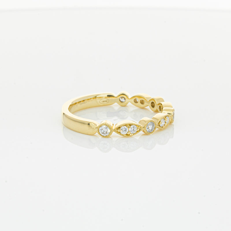 18ct Yellow Gold Diamond Marquise Shaped Band-Ring-Walker & Hall