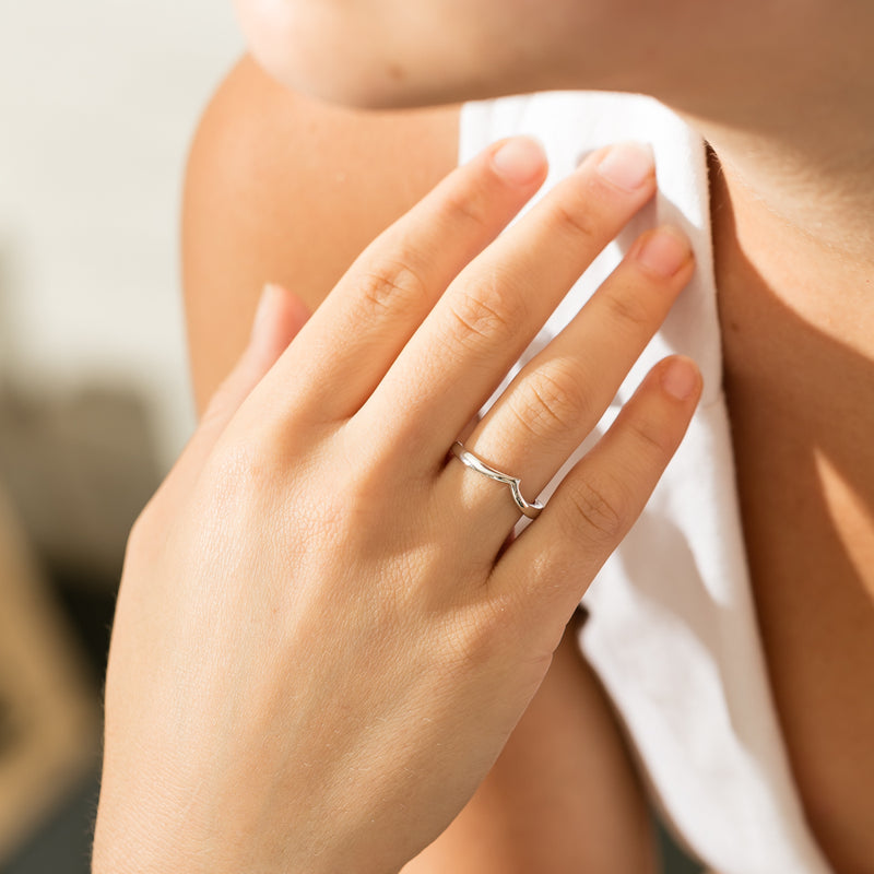 18ct White Gold Fitted Equinox Ring-Ring-Walker & Hall