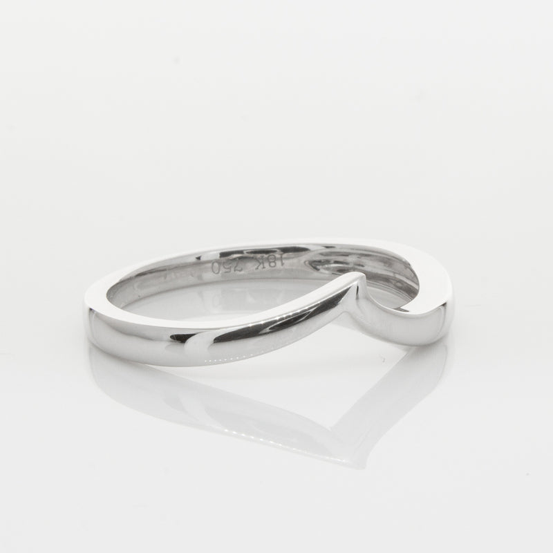 18ct White Gold Fitted Solstice Band-Ring-Walker & Hall