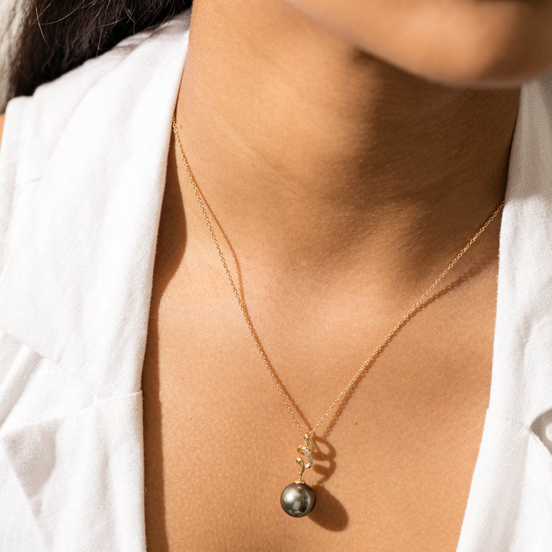 18ct Yellow Gold Tahitian Pearl & Diamond Pendant-Necklace-Walker & Hall